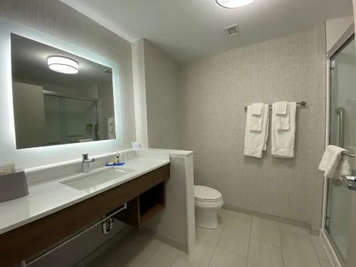 Holiday Inn Express & Suites Aurora Rooms Photos