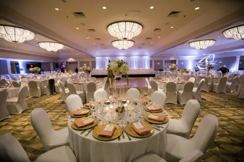 DoubleTree by Hilton Hartford Downtown Restauration Photos