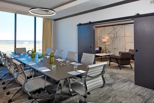Renaissance St. Louis Airport Hotel Business Facilities Photos
