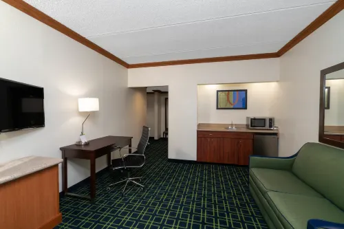 Wingate by Wyndham Fletcher at Asheville Airport Rooms Photos