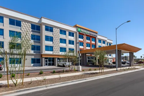 Holiday Inn Express & Suites Phoenix Dwtn - State Capitol Exterior Photos