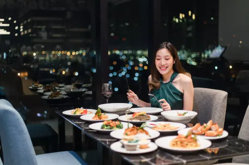 Holiday Inn & Suites Siracha Laemchabang تناول الطعام Photos
