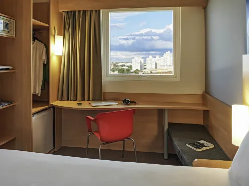 Ibis Londrina Shopping Photos
