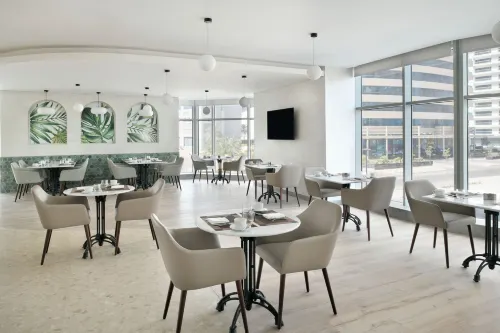 Element West Bay Doha Dining Photos