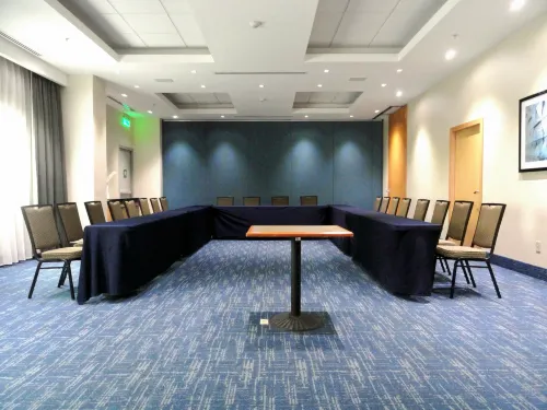 Holiday Inn Express & Suites Toluca Zona Aeropuerto Business Photos