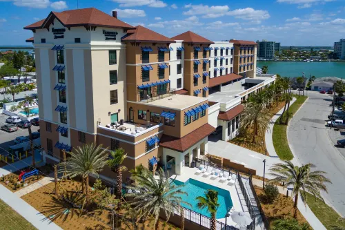 Fairfield Inn & Suites Clearwater Beach Exterior Photos