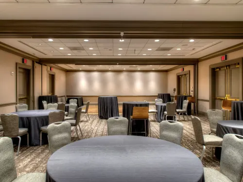 Hyatt Regency Reston Restauration Photos