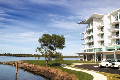 Ramada Hotel & Suites by Wyndham Ballina Byron Exterior Photos
