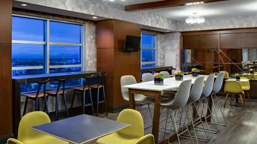 Renaissance Las Vegas Hotel Restauration Photos