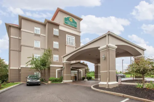 La Quinta Inn & Suites by Wyndham Cincinnati Airpt Florence Exterior Photos