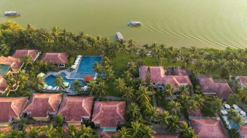 Vinh Hung Riverside Resort & Spa Featured Photos