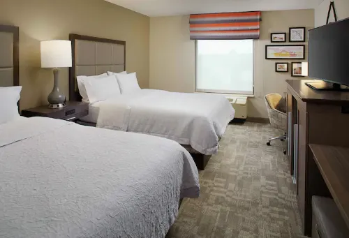 Hampton Inn by Hilton Garden City Long Island Chambres Photos