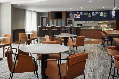 Courtyard Hamilton Dining Photos
