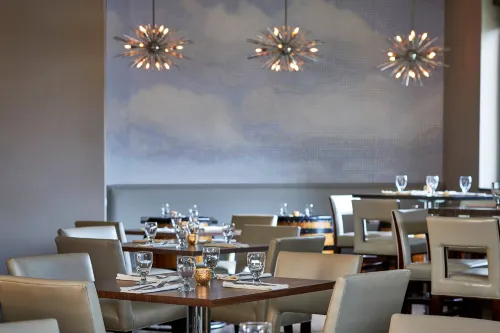 Renaissance Chicago Glenview Suites Hotel Restauration Photos