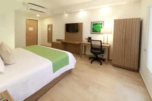 Wyndham Garden Monterrey Valle Real Rooms Photos
