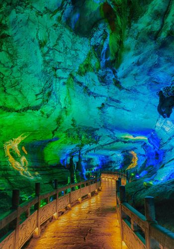 4D3N • Zhangjiajie's Big 3 & the Underground Marvel: Avatar Mountains, Tianmen, Glass Bridge & Huanglong Cave - Complimentary drone video & eSIM included