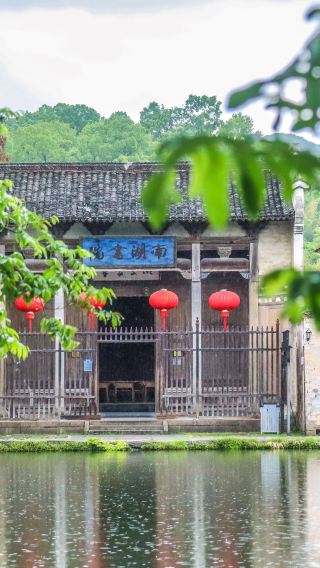 3D2N • Huangshan Scenic Area + Hongcun Scenic Area. 1-night accommodation at Huangshan summit hotel, complimentary local data SIM card provided, mountain cable car tickets included