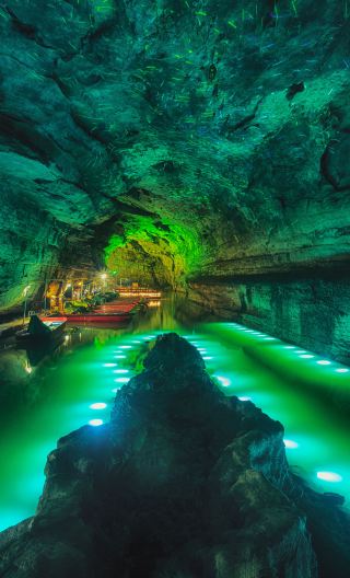 3D2N • Zhangjiajie Christmas & New Year Private Tour Avatar Mountain + Bailong Elevator + Zhangjiajie Grand Canyon Glass Bridge + Huanglong Cave + Tianmen Mountain National Forest Park