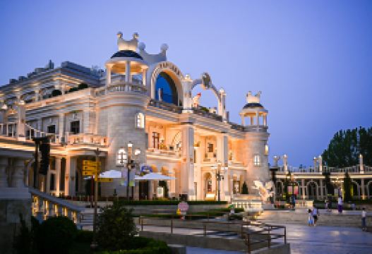 6D5N · Group Tours · Beijing + POPMART City Park + The Palace Museum + Mutianyu Great Wall + Temple of Heaven + Summer Palace + One day of free activities · Enjoy a five-night stay at  Downtown business district hotel, paint opera masks or learn mortise-and-tenon joinery, and travel with no shopping stops, no optional fees, and gratuities included.
