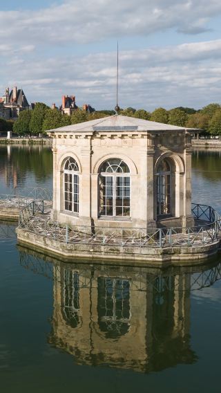 8D7N • A Cultural journey through France: Paris, Versailles, Fontainebleau