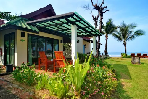 Golden Bay Cottage Kamar Photos