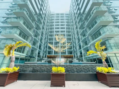 Luxury hotel near City of Dreams Solaire NAIA MOA- City of bridge Exteriör Photos