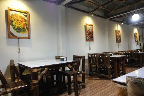 Saung Balibu Hotel Restauration Photos