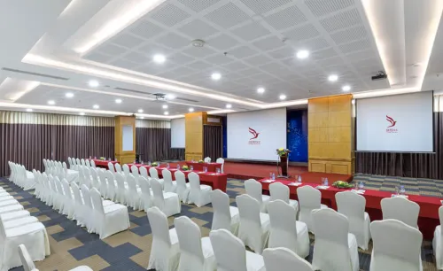 Serene Beach Hotel Danang Бизнес-удобства Photos