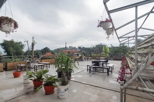 Urbanview Hotel Syariah Insani Cisarua Puncak Unggulan Photos