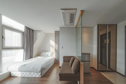 Brown Suites Hotel sinchon central Featured Photos