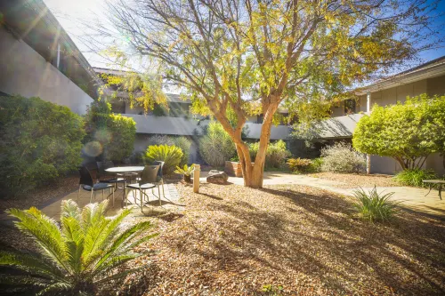 Crowne Plaza Alice Springs Lasseters Exterior Photos
