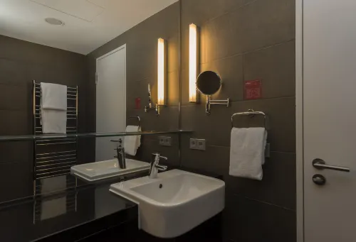 Adina Apartment Hotel Berlin Hackescher Markt Rooms Photos