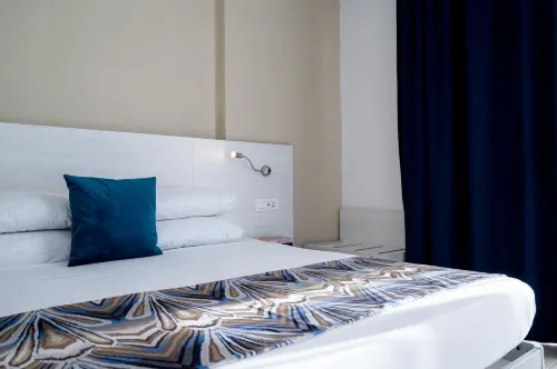 Gillieru Harbour Hotel Rooms Photos