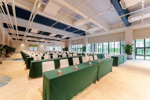 Springwoods Club Palm Tree Hotel Business Facilities Photos