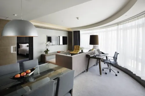 Royal Plaza Hotel Rooms Photos