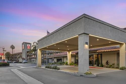 Best Western Plus Executive Inn Eksterior Photos