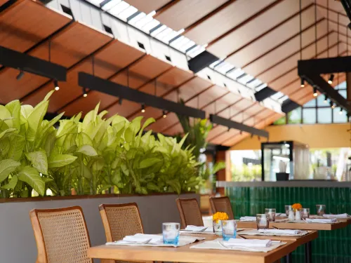 Cross Paasha Bali Seminyak Dining Photos