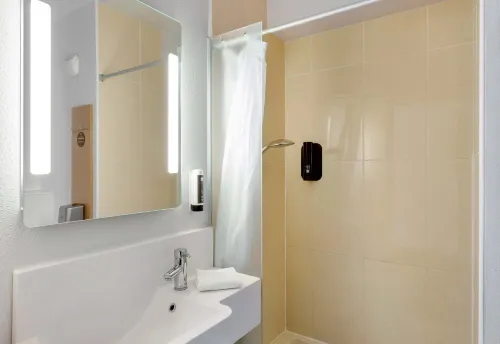 B&B HOTEL Dunkerque Centre Gare Chambres Photos