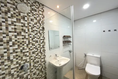 Hotel Lengkong 2 Rooms Photos