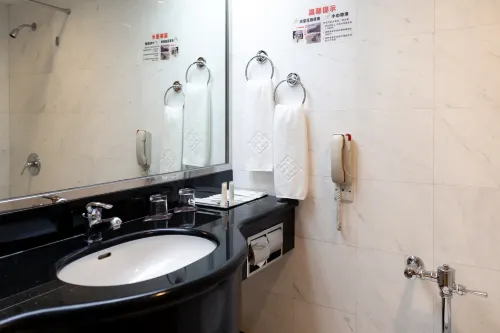 Golden Crown China Hotel Rooms Photos