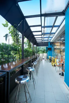 1O1 URBAN Jakarta Kelapa Gading Restauration Photos