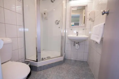 Hotel Waterloo & Backpackers Rooms Photos