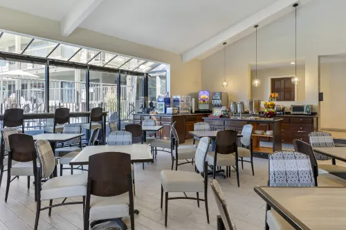 Best Western Plus Executive Inn Makanan Photos