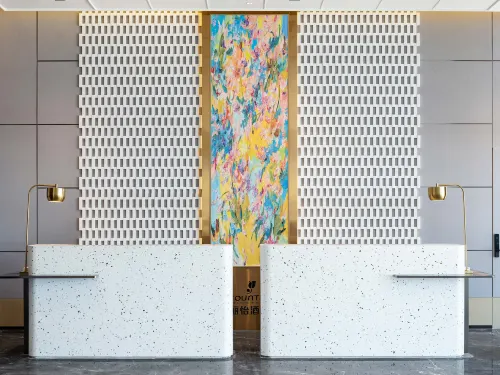 Country Inn & Suites by Radisson，Urumqi International Airport high-speed railway station Hotel. Espaces publics Photos