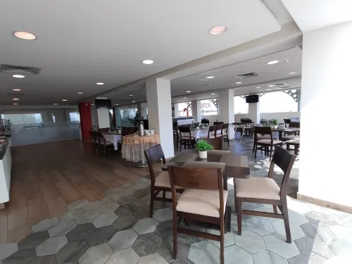 Ramada by Wyndham Tampico Centro Ristorazione Photos