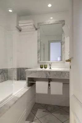 Hotel Le Lavoisier & Spa Rooms Photos