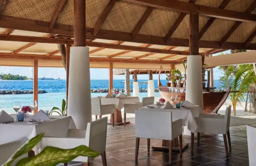 NH Maldives Kuda Rah Resort Питание Photos