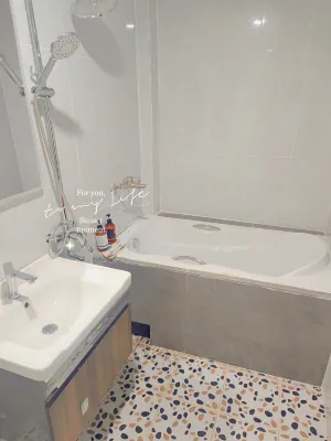 We House Guest House Kamar Photos