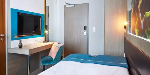 Holiday Inn - the niu, Fusion Hamburg St. Georg Zimmer Photos