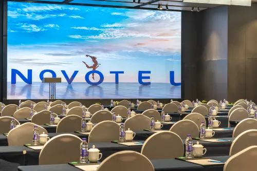 Novotel Zhengzhou  Convention  Center Espaces Affaires Photos